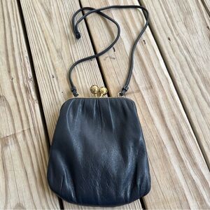 Navy vintage kisslock faux leather purse bag